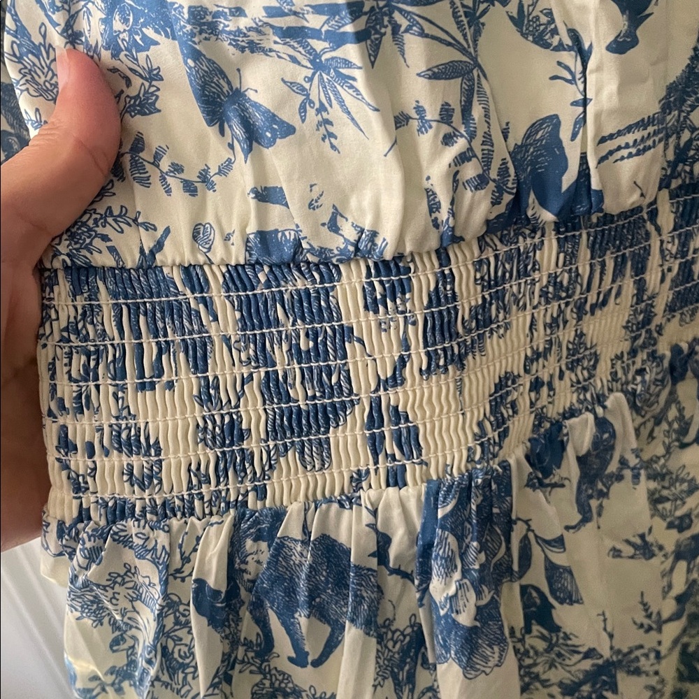Tuckernuck Blue and White Floral Puff-Sleeve Midi Dress with V-Neck - Picture 15 of 16